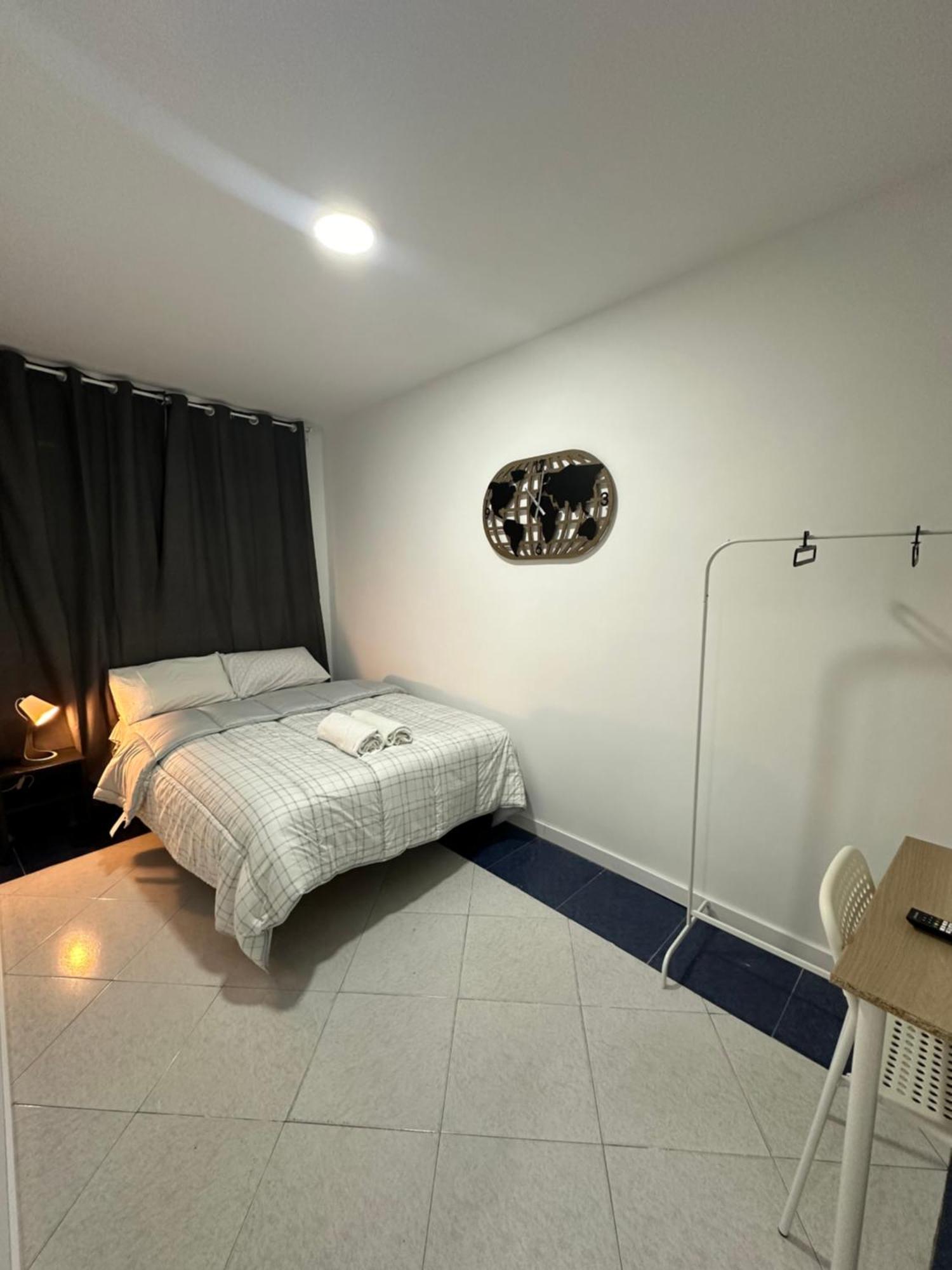 Rooms Mediavilla Madrid Exterior photo