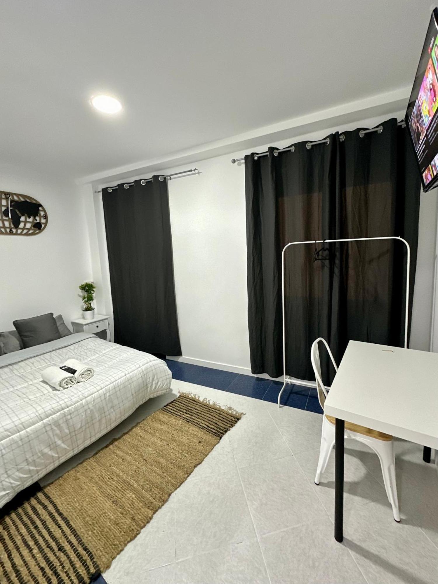 Rooms Mediavilla Madrid Exterior photo
