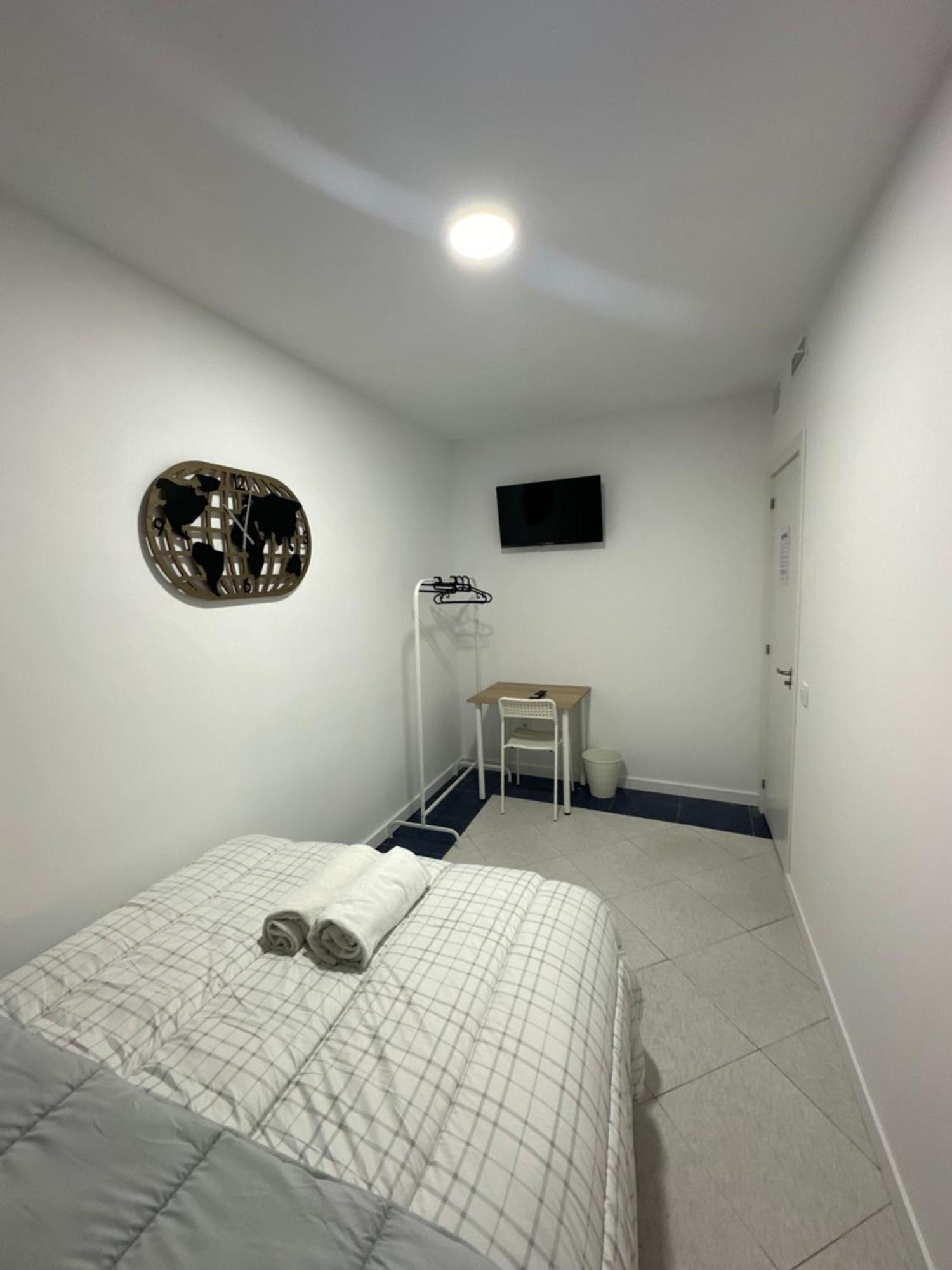 Rooms Mediavilla Madrid Exterior photo