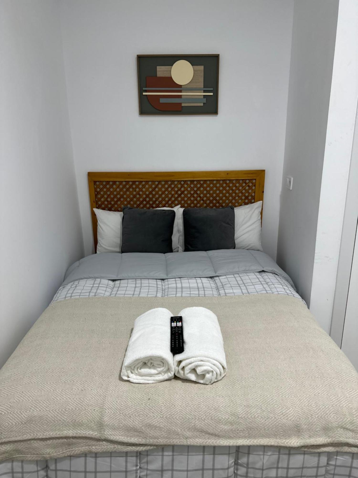 Rooms Mediavilla Madrid Exterior photo